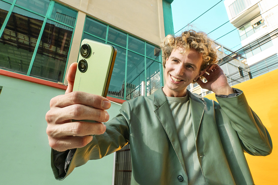 10分精彩 Zenfone 10 單手旗艦機