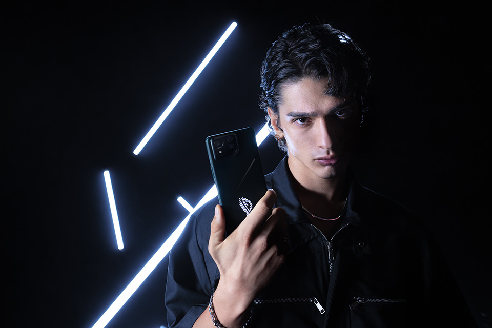 ROG Phone 8