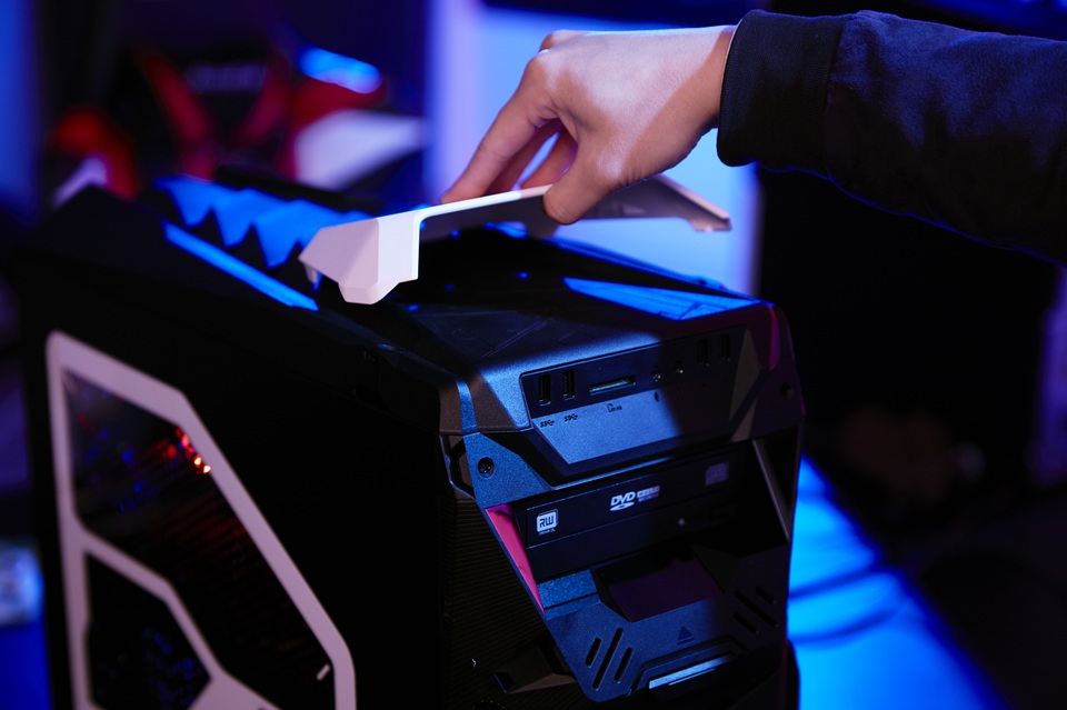 ROG STRIX GD30電競桌機