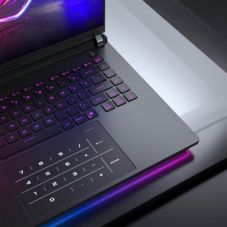 ROG Strix SCAR 18(2025)